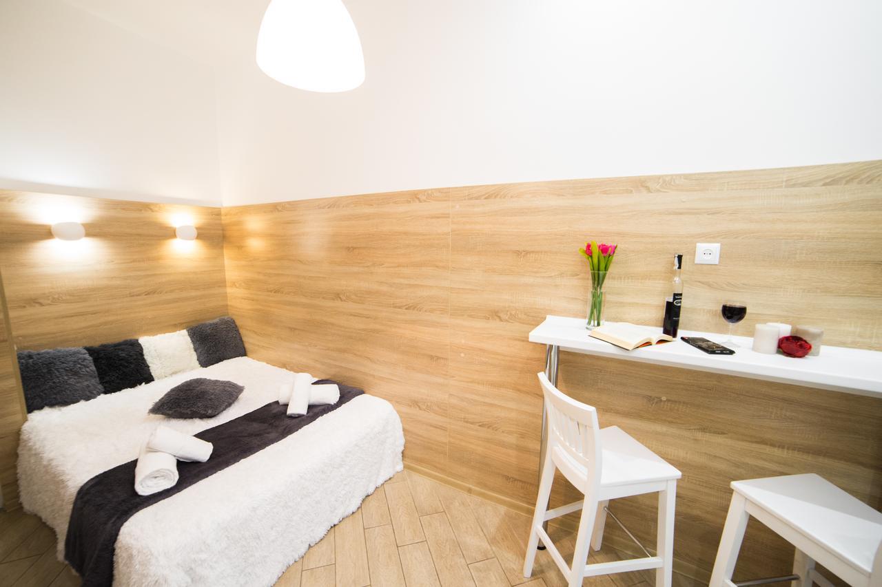 Mini Economy Apartments- Filatova 10 Lviv Exterior photo