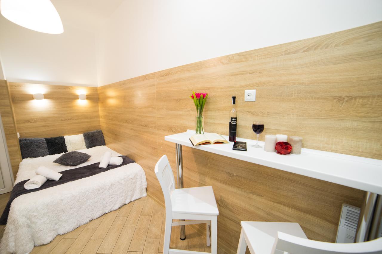 Mini Economy Apartments- Filatova 10 Lviv Exterior photo