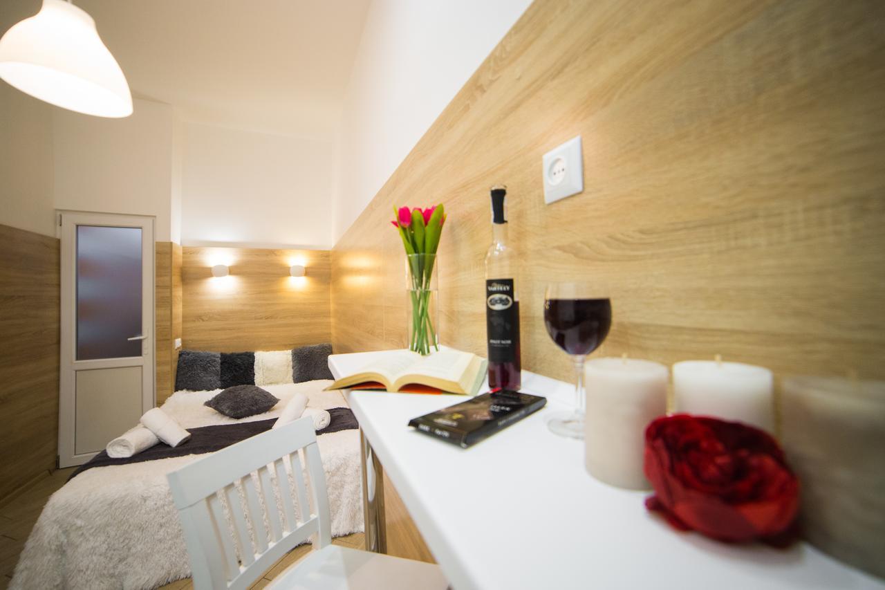 Mini Economy Apartments- Filatova 10 Lviv Exterior photo